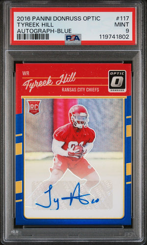 2016 Panini Donruss Optic Football Card Tyreek Hill Blue Holo Rookie Auto /75 PSA 9